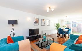 Stylish Townhouse In The Heart Of Summertown